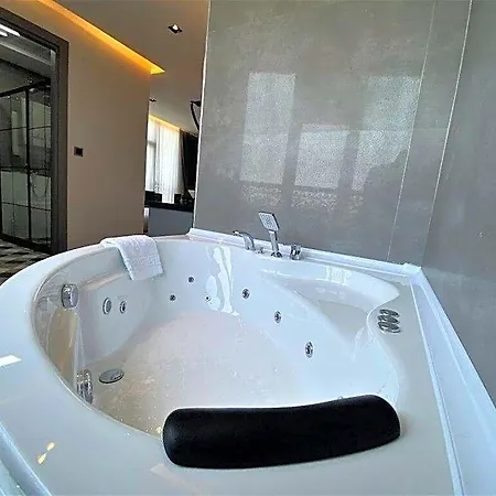 Atar Airport - Restaurant & Wellness Hotel Arnavutkoy